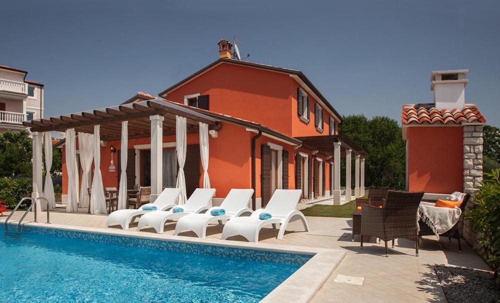 Villas Vilanija Умаг Экстерьер фото
